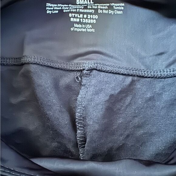 Lysse performance leggings with flocled velvet detail S NWOT - Picture 9 of 10